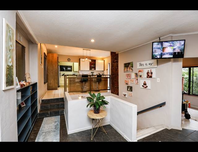 3 BEDROOM APARTMENT FOR SALE IN UMHLANGA RIDGE